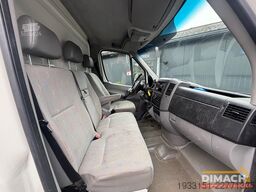 VW CRAFTER Euro 5 - 5 cil 2.5 L diesel - glaswagen...