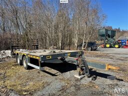 NC machinery trailer with manual loading ramps