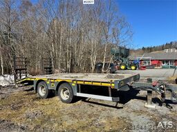 NC machinery trailer with manual loading ramps