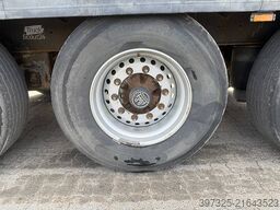 Krone Curtainsider / Planenauflieger / Gardin