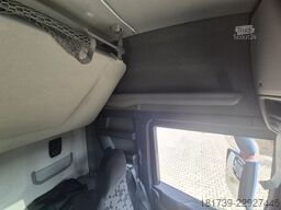 SCANIA S580 A6x2NA Highgline tractor unit/ 3 pc