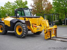 JCB 540-140 telescopic loader / 14 m range