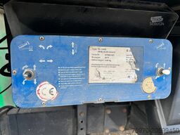 Scania P250 4x2 2015 CLOSED BOX + TAIL LIFT