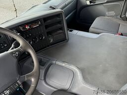 SCANIA P 320 TRASPORTO ANIMALE 6X2