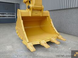 Caterpillar 390F LME
