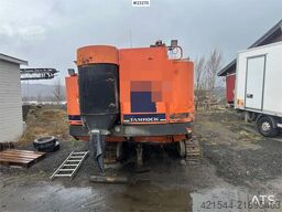 Tamrock 500 drilling rig w/ full set of new drill rods and