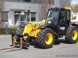 JCB 526-56 AGRI Plus / 5.6 m / joystick