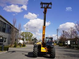 JCB 526-56 AGRI Plus / 5.6 m / joystick