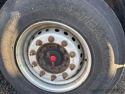 PAVIC Holzauflieger mit Schemel und Rungen