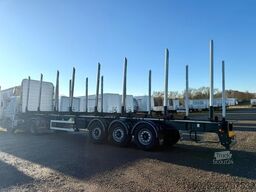 PAVIC Holzauflieger mit Schemel und Rungen