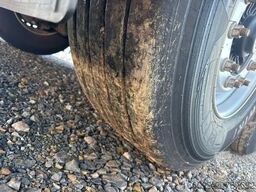 PAVIC Holzauflieger mit Schemel und Rungen