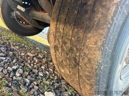 PAVIC Holzauflieger mit Schemel und Rungen