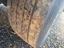 PAVIC Holzauflieger mit Schemel und Rungen