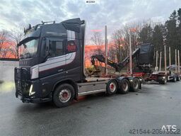 Volvo FH16 8x4 Globetrotter Royal timber truck w/Loglift