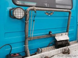 MERCEDES-BENZ SPRINTER 412D PRITSCHE 4,2M/5 SITZE/WINDE/AHK 3T