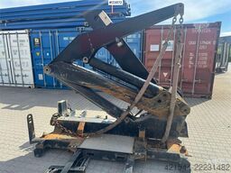 Hammar 140B Sideloader – One Lifting Arm Replaced in 2021