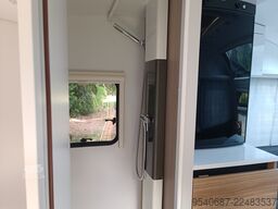 Adria 361 LH Action