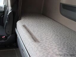 DAF XF 106.460 + Euro 6 + 6X2 + retarder + price is...