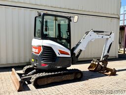 BOBCAT E26 / 2021 BJ / 2 x Löffel / 2.187