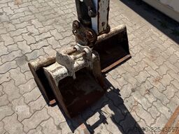 BOBCAT E26 / 2021 BJ / 2 x Löffel / 2.187