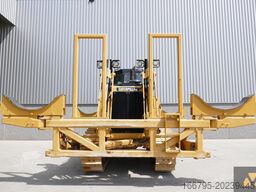 Caterpillar D8T Pipe carrier