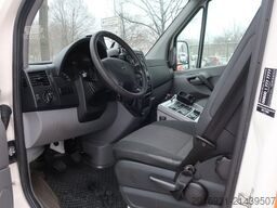 MERCEDES-BENZ Nr.A28 Sprinter 516 CDI 4X4 RTW 1.Hand / SHZ