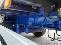 SAMRO ISO BOX THERMO KING ONLY 846 ENGINE HOURS STEERI