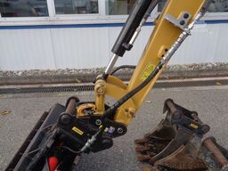 CATERPILLAR 301.7 CR SW + 3 x Löffel