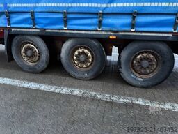 Krone Curtainsider / Planenauflieger / Gardin