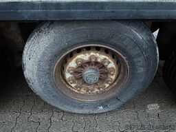 Krone Curtainsider / Planenauflieger / Gardin