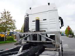 MAN TGX 26.470 6x2 COINTAINERKIPPER HYVA