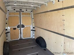 VW Crafter Kasten 35 L4H3 NAV AHK äden