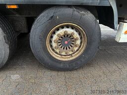 Krone Curtainsider / Planenauflieger / Gardin