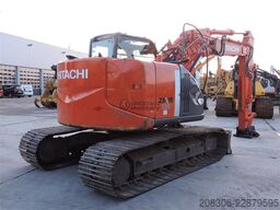 HITACHI ZX135