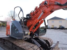 HITACHI ZX135