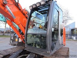 HITACHI ZX135