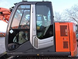 HITACHI ZX135