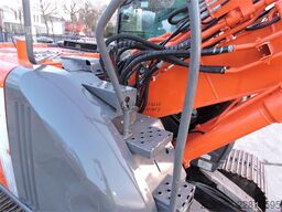 HITACHI ZX135