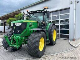 John Deere 6215R