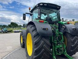 John Deere 6215R