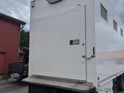 Renault 520T High 6x2 livestock truck with HFR trailer