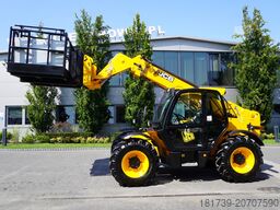 JCB 535-95 / 3.5 T / range 9.5 m / joystick