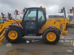 JCB 535-140 with forks and loading bucket