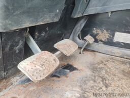 JCB 535-140 with forks and loading bucket