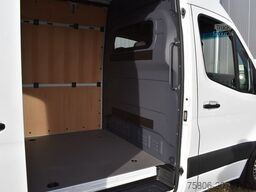 MERCEDES-BENZ Sprinter 319 CDI Hochdach/AHK 3.5/Automatik