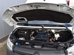 MERCEDES-BENZ Sprinter 319 CDI Hochdach/AHK 3.5/Automatik