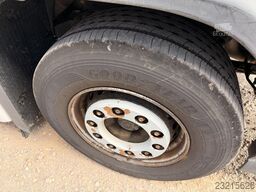Volvo FM 330 19T FRIGO - CARRIER SUPRA 950MT + LIFT -...
