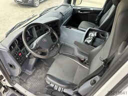 Scania P320 RETARDER - CLOSED BOX 8m25 x 2m47 x 2m30 -...