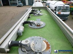 Renault Premium 270 dxi 4x2 fuel tank 13.7 m3 / 4 comp