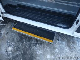 Volkswagen Crafter 35 Kombi 35 LR Maxi 8SITZER/RAMPE/KAM/TEMP